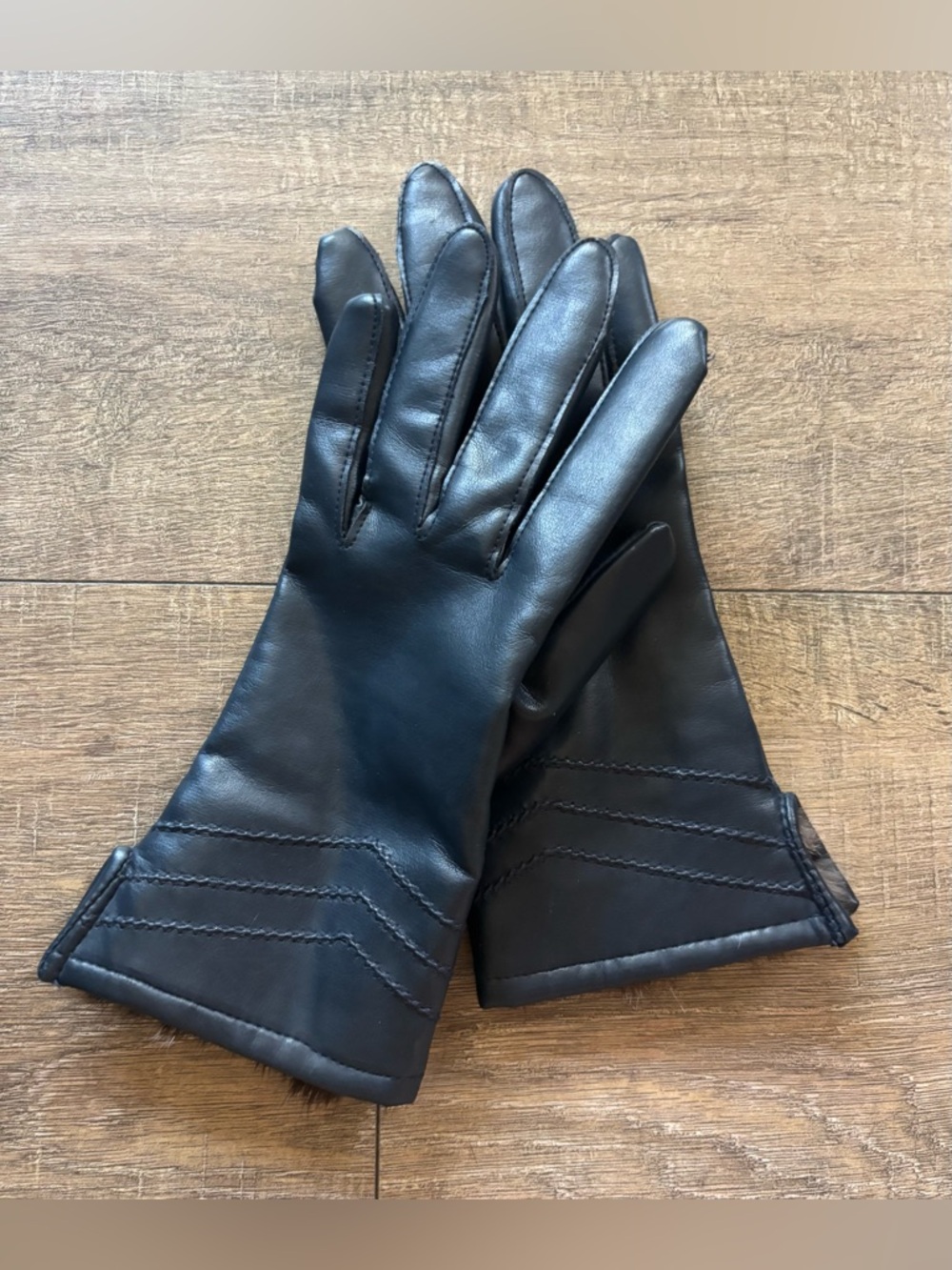 Vintage Montgomery Ward women’s dark navy blue gloves with rabbit fur cuffs